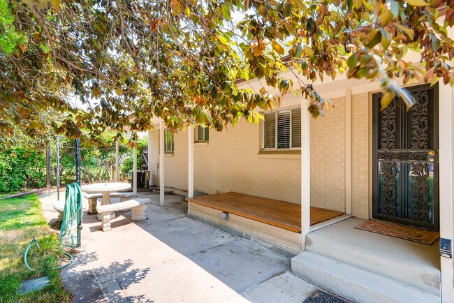 Building Photo - 1667 S Milwaukee St