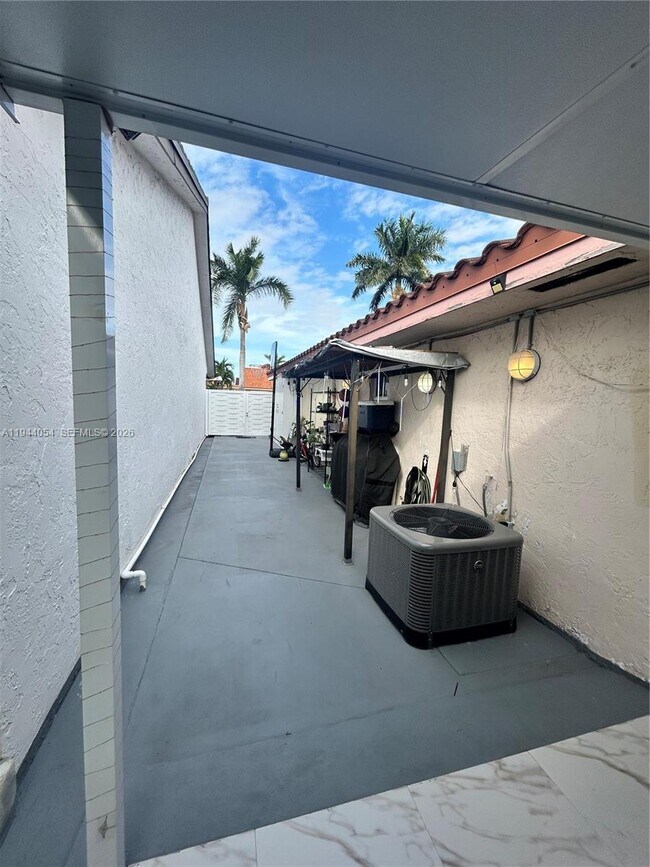 Building Photo - 9028 NW 114th Terrace