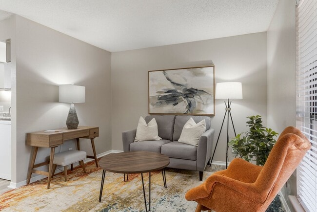 Interior Photo - Echo Trail