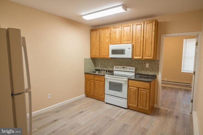 Primary Photo - 6002 Master St