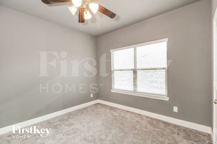 Building Photo - 1111 Elizabeth St