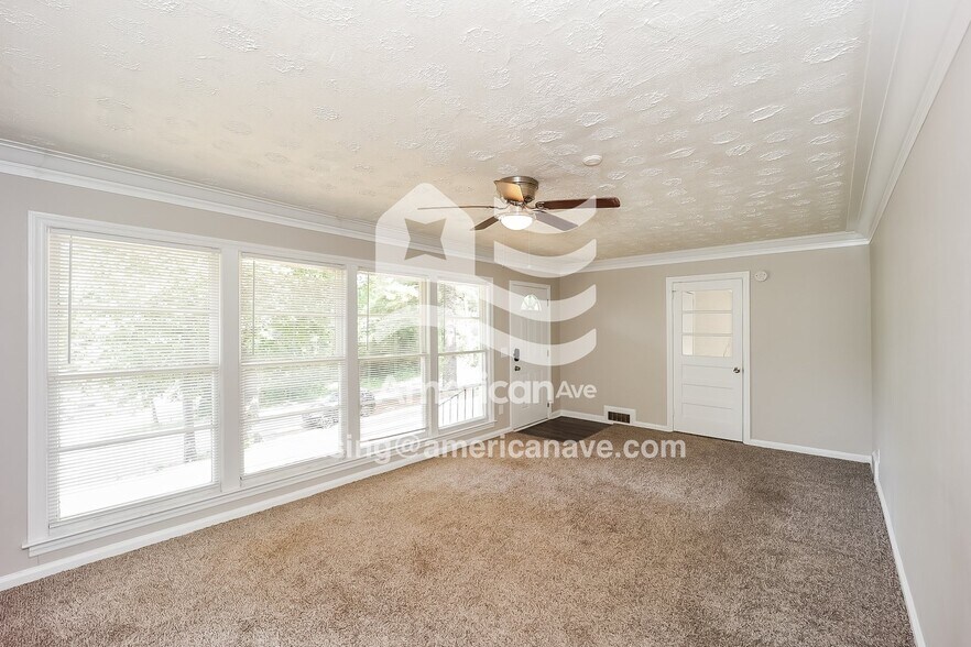 Building Photo - 3912 Mosley Dr