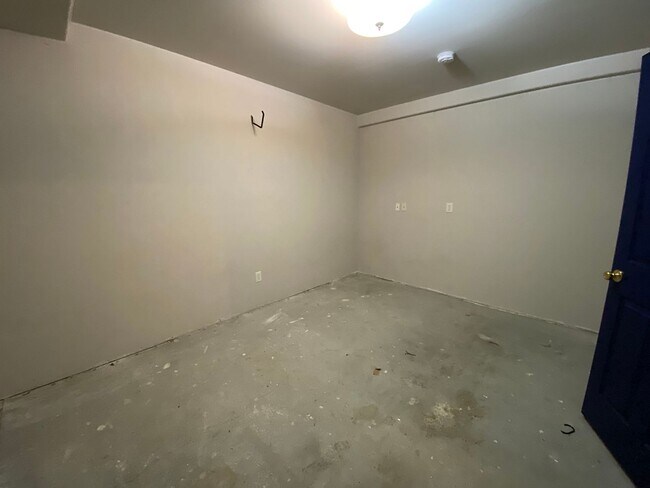 Building Photo - 14290 SW Cougar Ridge Dr