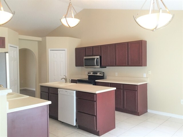 Building Photo - 1959 Alambra Cir