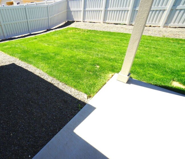 Building Photo - 3551 N Tansy Pl