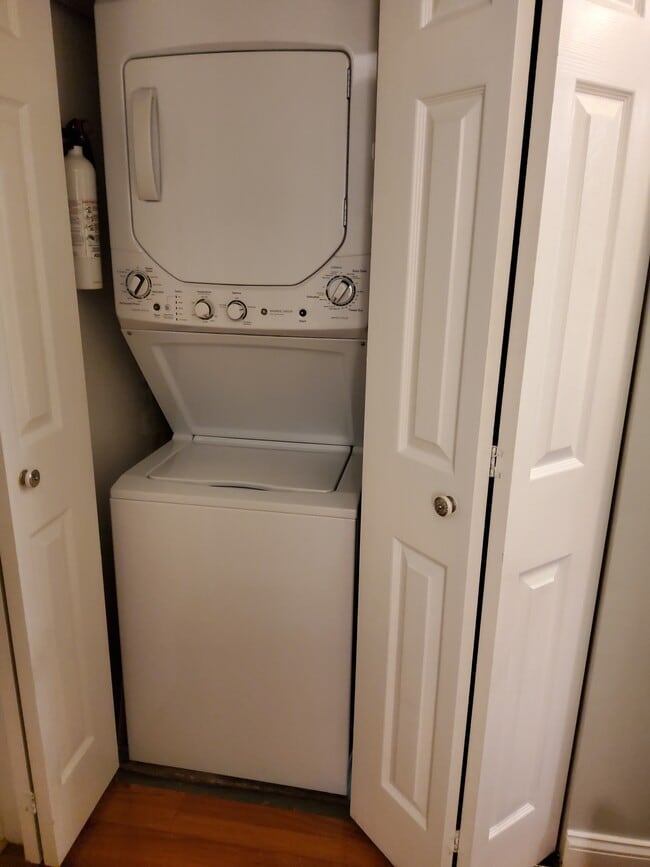 Building Photo - 7621 Tremayne Plz