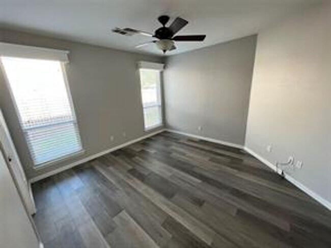 Building Photo - 4-bedroom home in NWISD