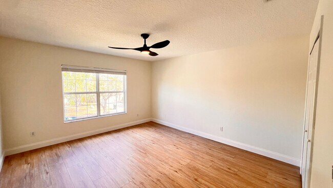 Building Photo - AWESOME 4BD/3BA in Orlando!!!