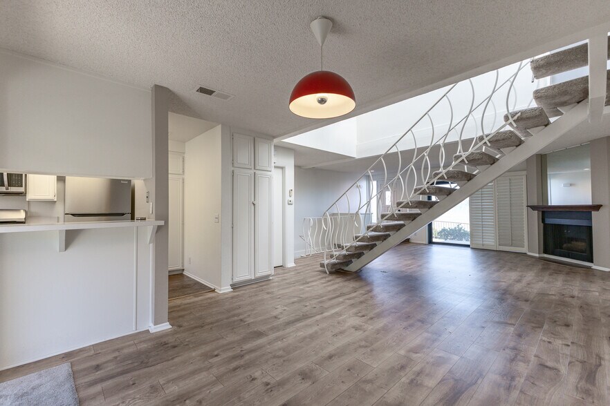 Building Photo - 1709 Camino de Villas