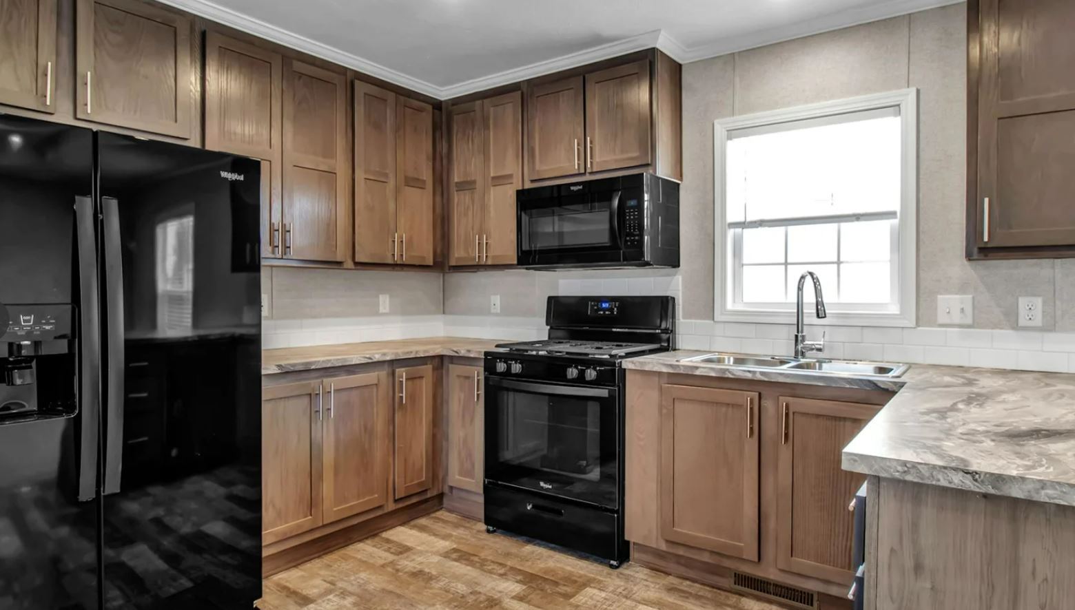 Building Photo - 333 E Lakewood Blvd