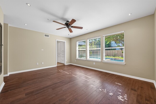 Building Photo - 2815 Bermuda Dunes Dr