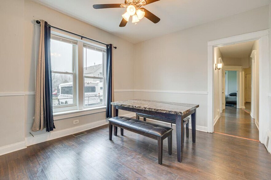 Building Photo - 7442 S Ingleside Ave