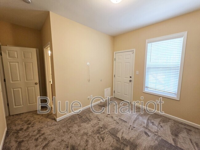 Building Photo - 650 Ganyard Farm Way