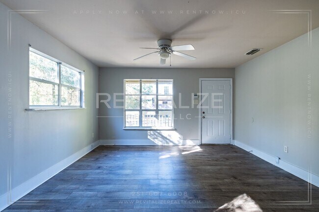 Building Photo - 1746 Cody Rd N
