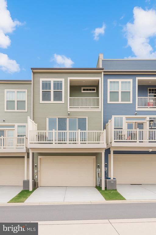 Building Photo - 8642 Satinwood Dr