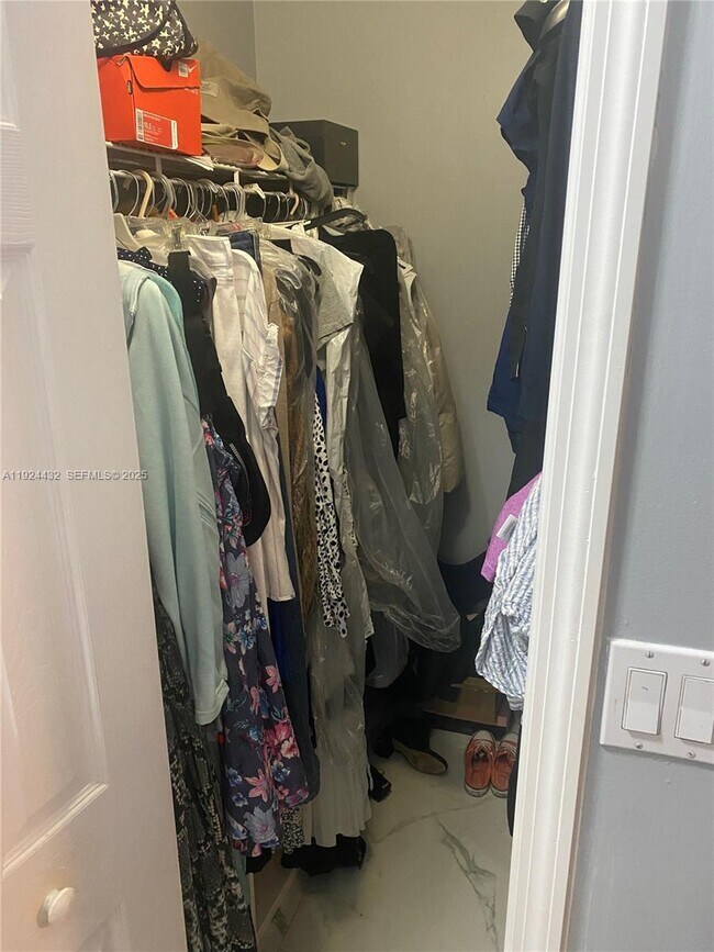 Building Photo - 14046 S Cypress Cove Cir