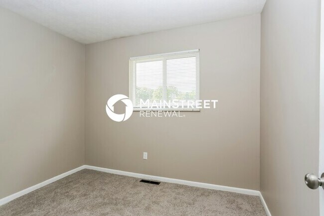 Building Photo - 3 Bedroom Pet-Friendly Home in Columbus, OH with Main Street Renewal
