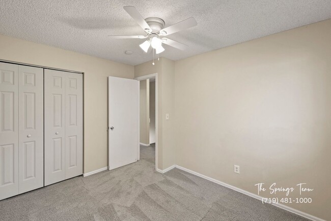 Building Photo - La Jolla 2BD Two-Story Townhome convenient...