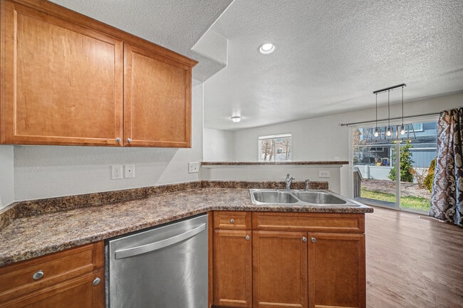 Building Photo - 4210 Rosalie St