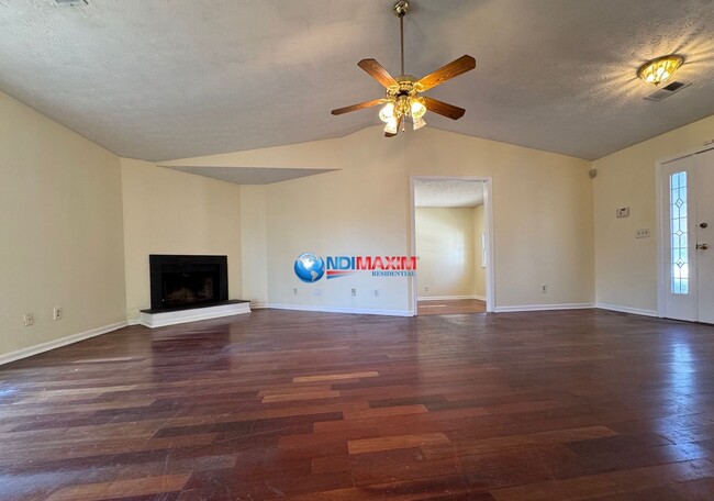 Building Photo - Newly RENOVATED ranch in Decatur