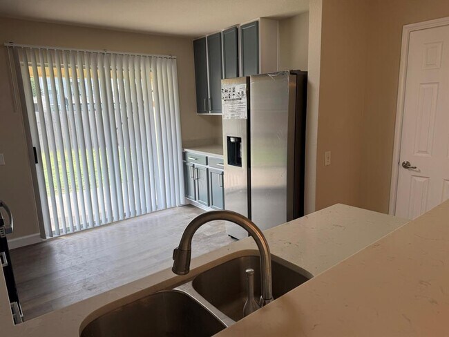 Building Photo - 1608 Anise Dr