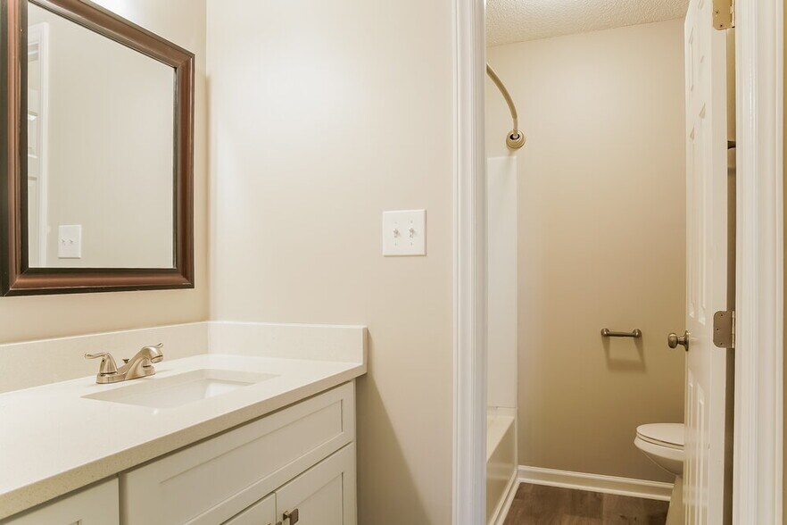 Building Photo - 1432 Smokey Mountain Dr