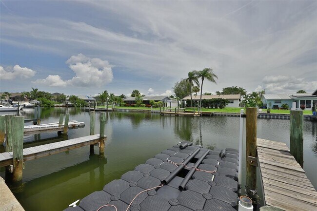 Building Photo - 1045 Apollo Beach Blvd