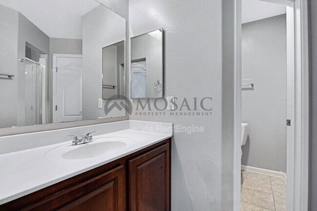 Building Photo - 5626 S 21st Pl