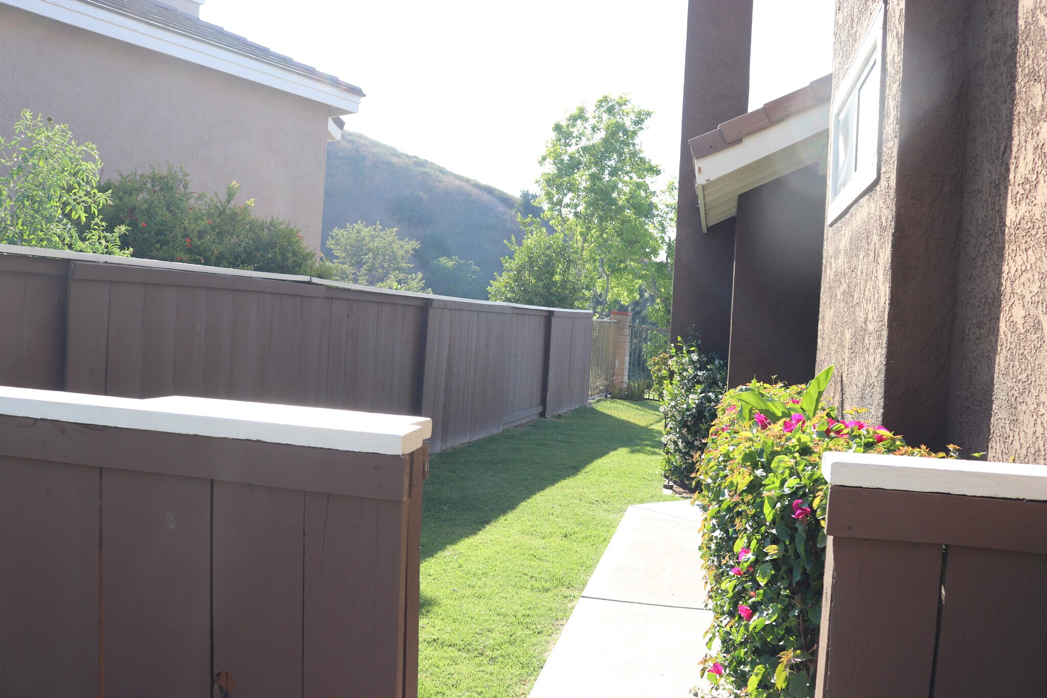 Building Photo - 857 S Sapphire Ln