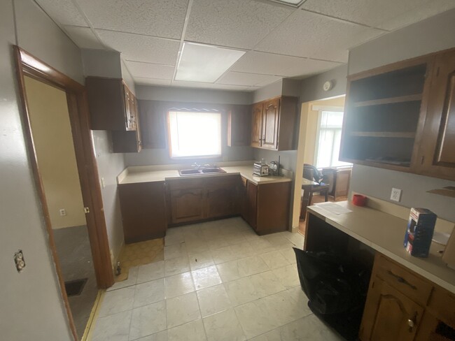 Kitchen - 100 Allen St