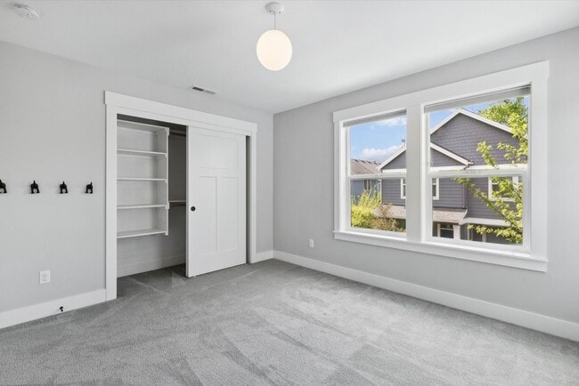 Building Photo - 14825 NW Highcroft Ct