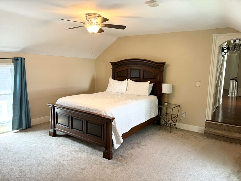 Master Bedroom - 61 Park St