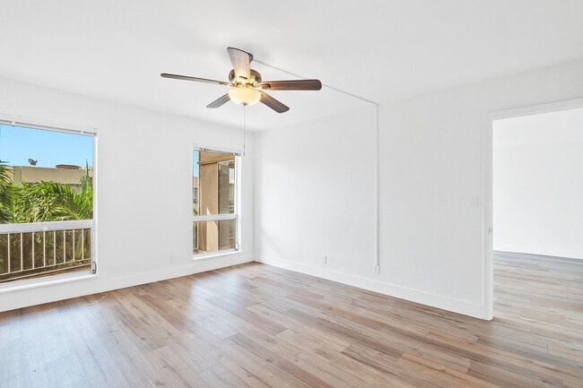 Building Photo - 1201 SE 2nd Ct