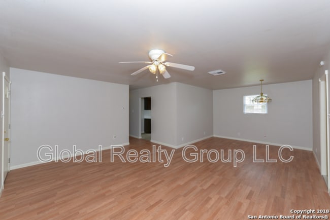 Building Photo - 202 Ivy Ln