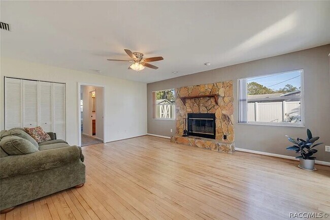 Building Photo - 2701 56th Ln N