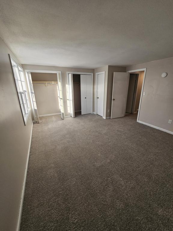 Building Photo - 8170 Honeysuckle Dr