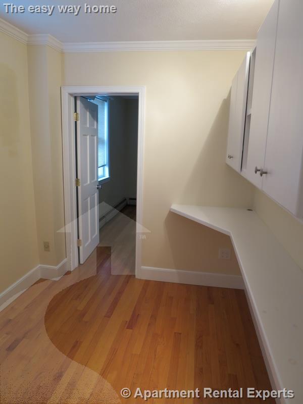 Building Photo - Union Square 2+ BR - 3 bathrooms! Single F...