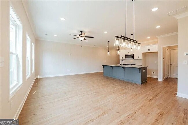 Building Photo - 121 Priestwood Ln