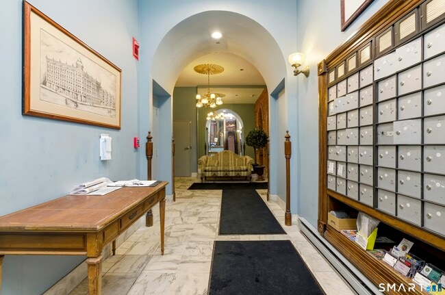 Building Photo - 1 Linden Pl