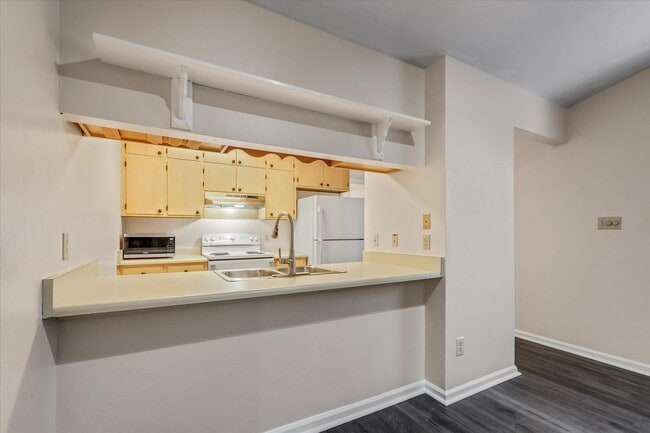 Building Photo - 1901 Gina Dr