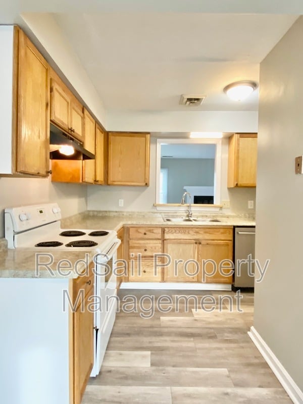 Building Photo - 5612 Picadilly Ln