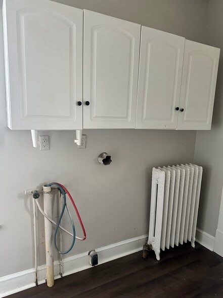 Washer/Dryer HOOKUP in kitchen - 106 S Raleigh St