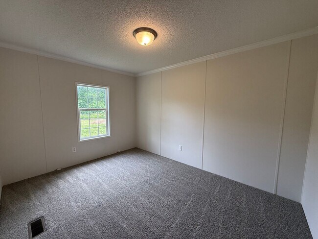 Building Photo - FOR RENT WINSTON SALEM