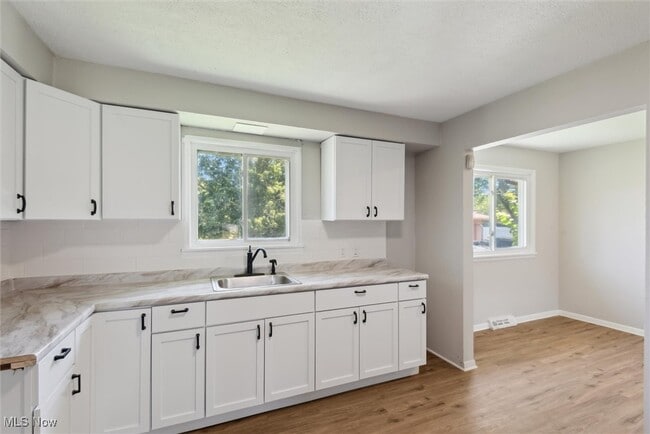 Building Photo - 5951 Marra Dr