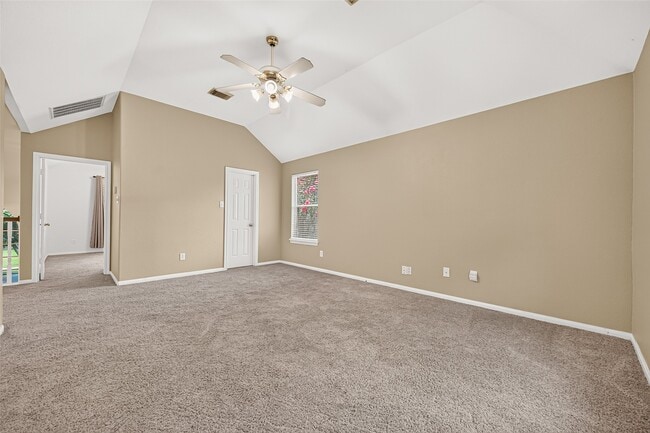 Building Photo - 2710 Five Oaks Dr