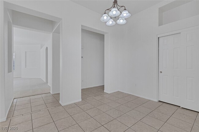 Building Photo - 10132 Crest Brook Pl