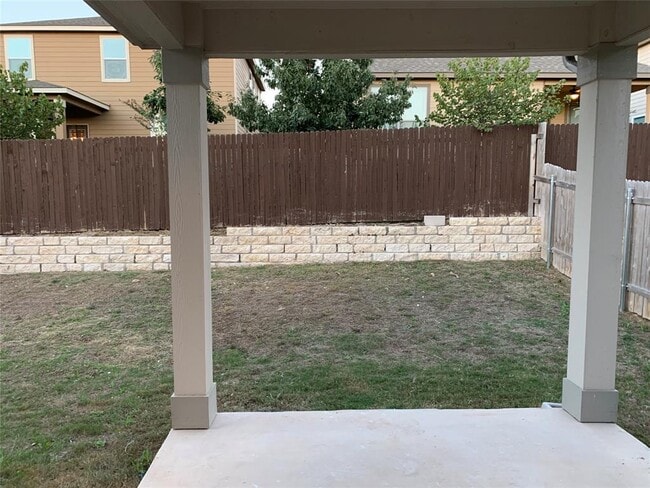 Building Photo - 908 Solitude Dr