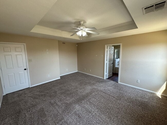 Building Photo - AVAILABLE NOW! (SECTION 8 ACCEPTED)