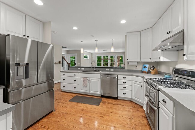 Building Photo - Award-Winning 5BD, 4BA Raleigh Home with Huge Bonus Outdoor Pavillion