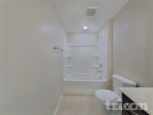 Building Photo - 1418 Kings Grove Dr